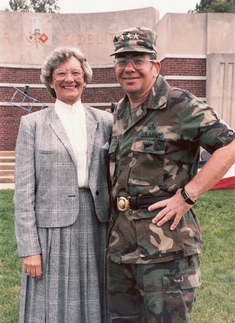 Lt. Gen. Weinstein Retires (30 SEP 1989)