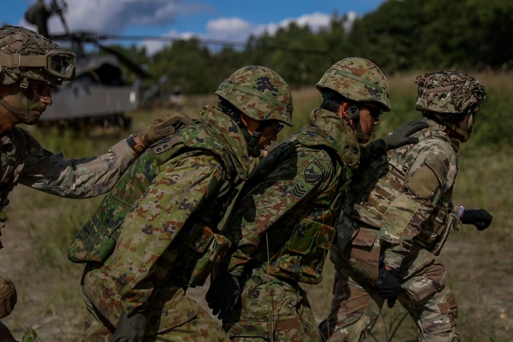 5-20 IR and JGSDF conduct sling load training at Orient Shield 23