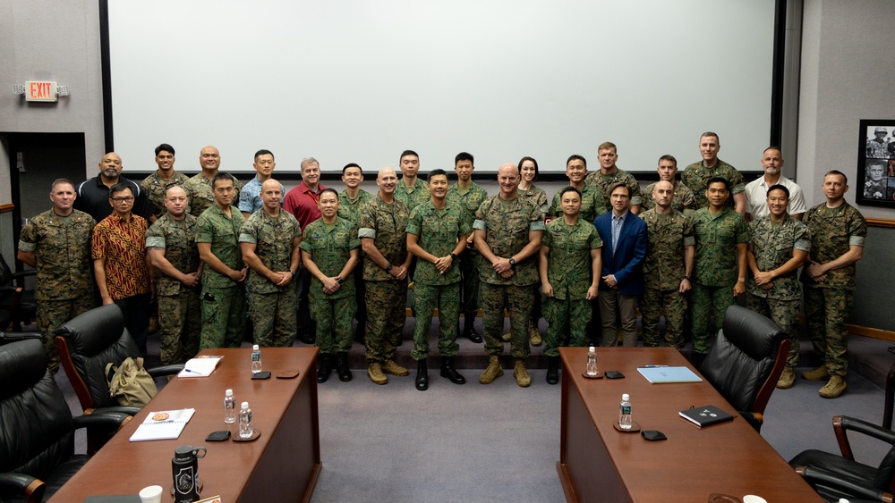 MARFORPAC-Singapore Army Staff Talks Day 2