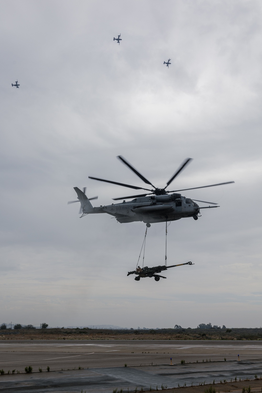 America’s Airshow 2023: CH-53 external lift