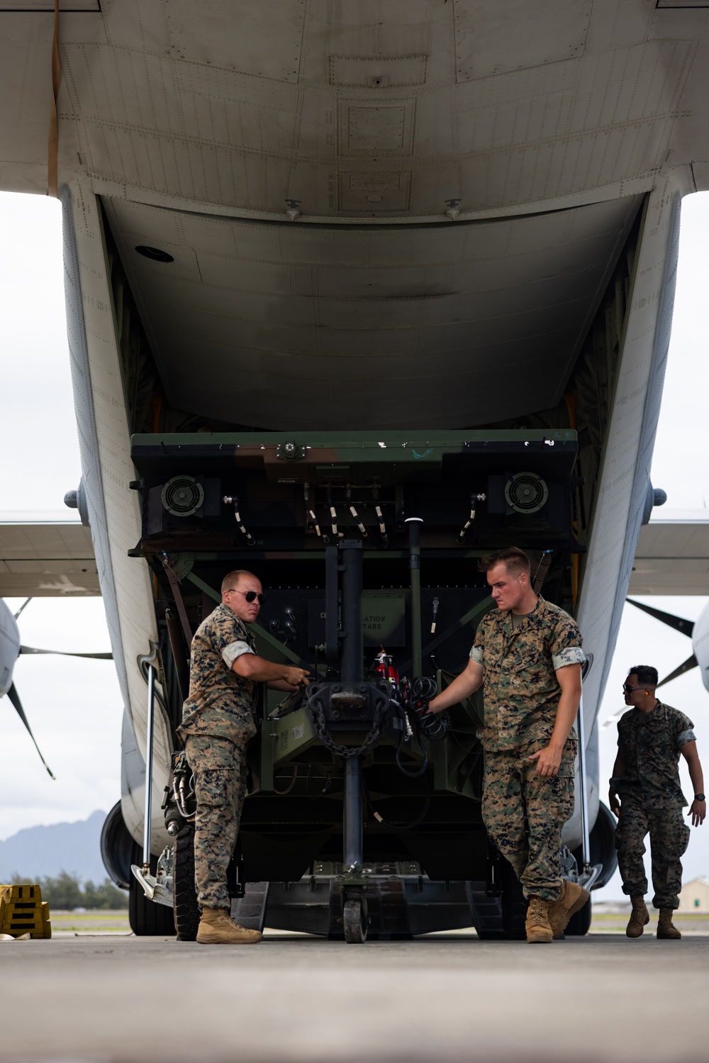 3d LAAB loads AN/TPS-80 G/ATOR into KC-130J