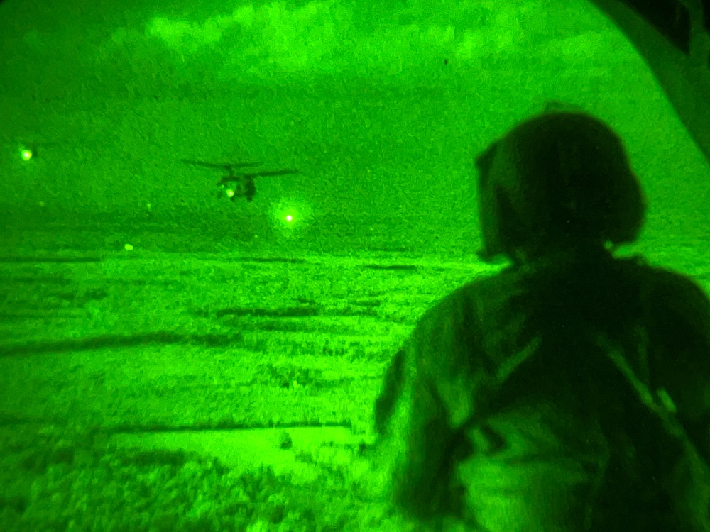 82nd Airborne Division Paratroopers participate in Air Assault mission at JRTC