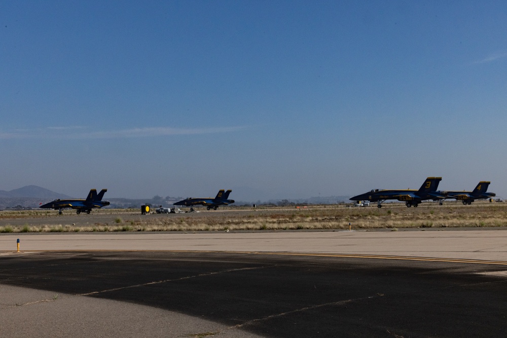 DVIDS - Images - America’s Airshow 2023: Blue Angels Demo [Image 10 of 14]