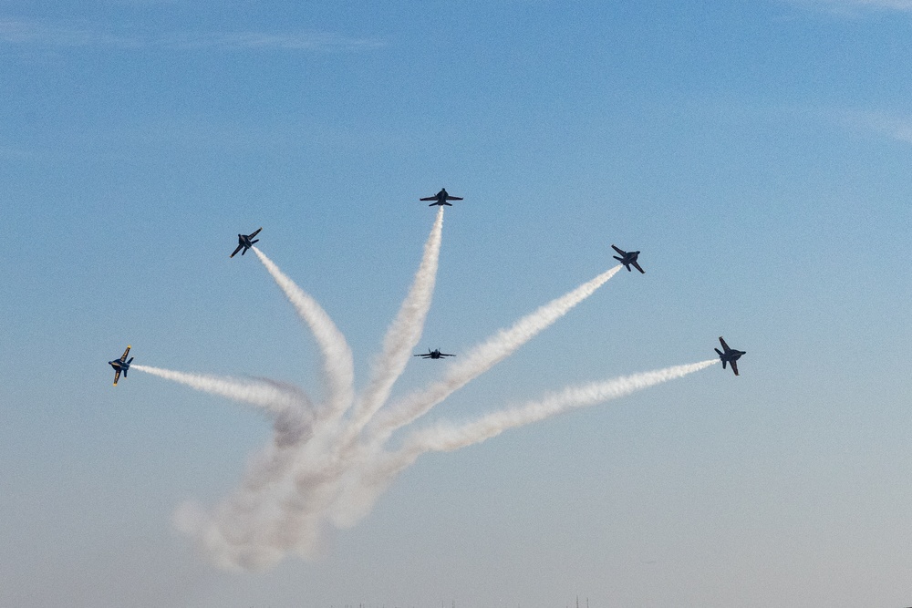 DVIDS - Images - America’s Airshow 2023: Blue Angels Demo [Image 14 of 14]