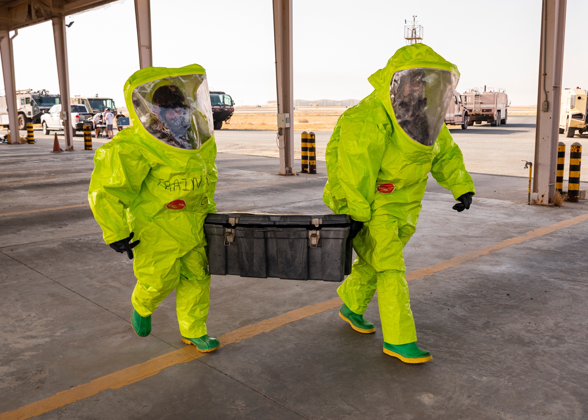 ボール HAZMAT Zytron® 500 Z5H582-OR Hazmat Level A Suit Chemical-Resistant