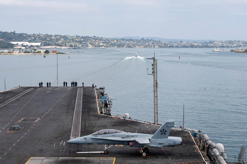 USS Nimitz Pulls Into San Diego