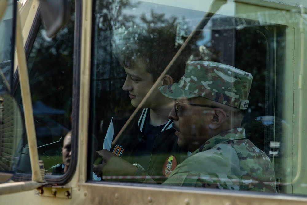 Task Force Marne Soldiers showcase equipment at Polish cultural event