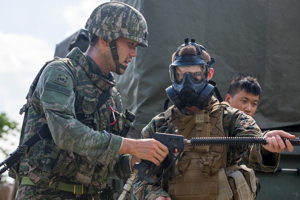 ROK, U.S. CBRN Marines Learn Deconditioning Tactics for Heavy Equipment