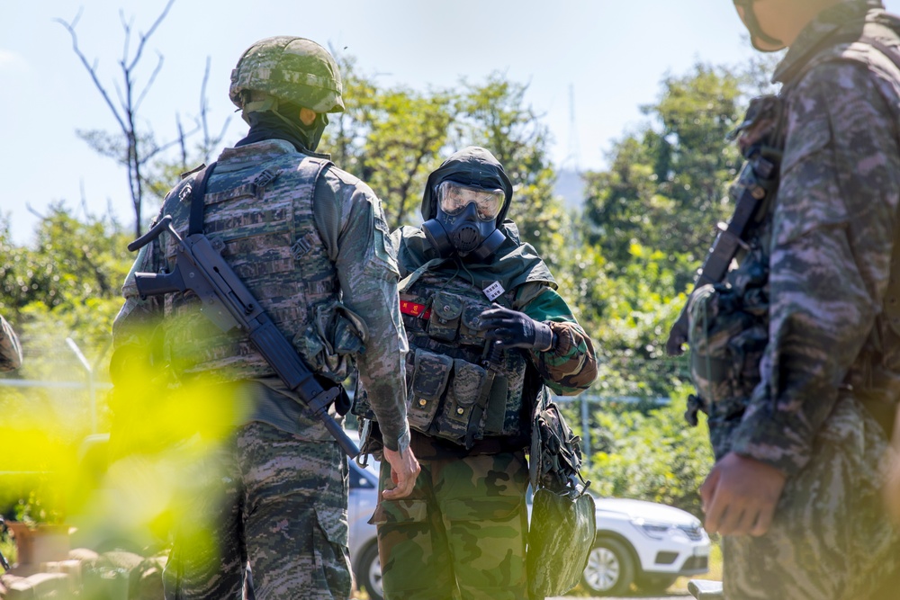 U.S. Marines and ROK Marines Exchange CBRN Response Tactics