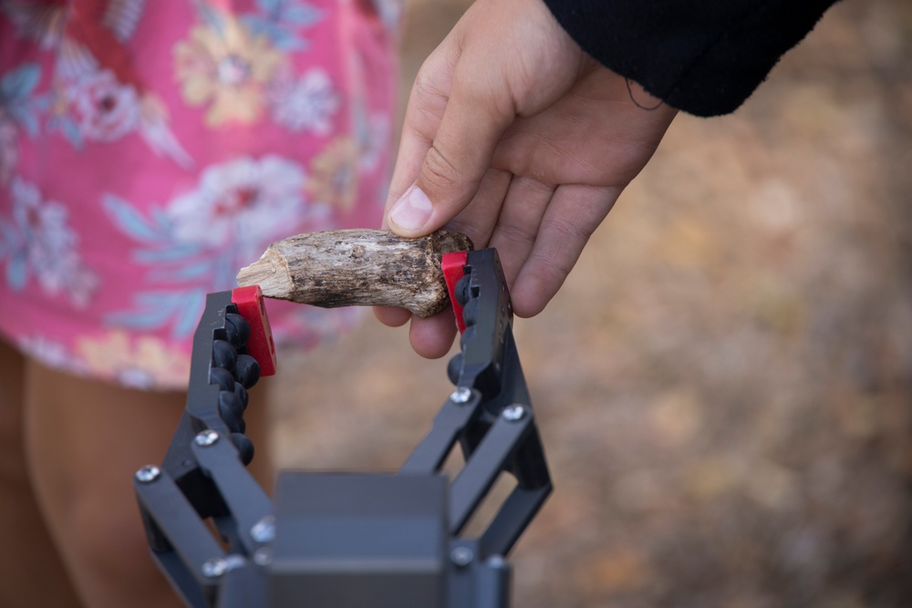 Armed with Knowledge: Military Homeschoolers of Hawaii receive military technology demonstration.