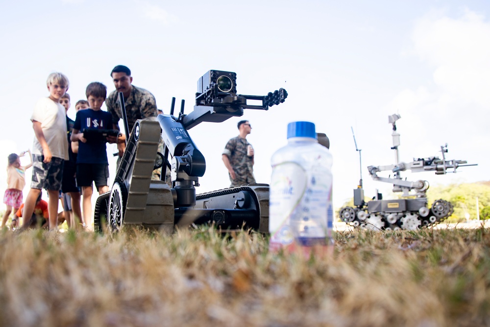 Armed with Knowledge: Military Homeschoolers of Hawaii receive military technology demonstration.