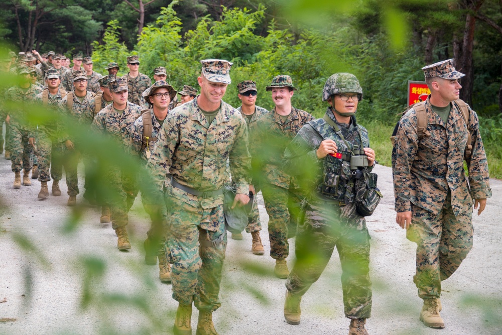 U.S. Marines and ROK Marines Participate in Gas Chamber