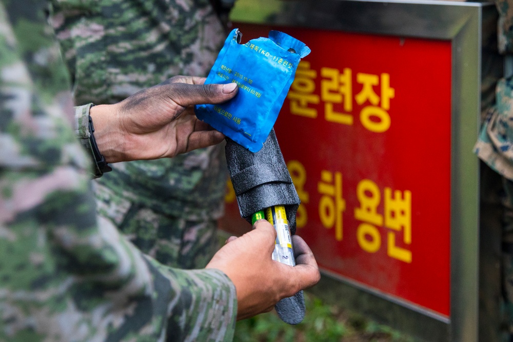 U.S. Marines and ROK Marines Participate in Gas Chamber