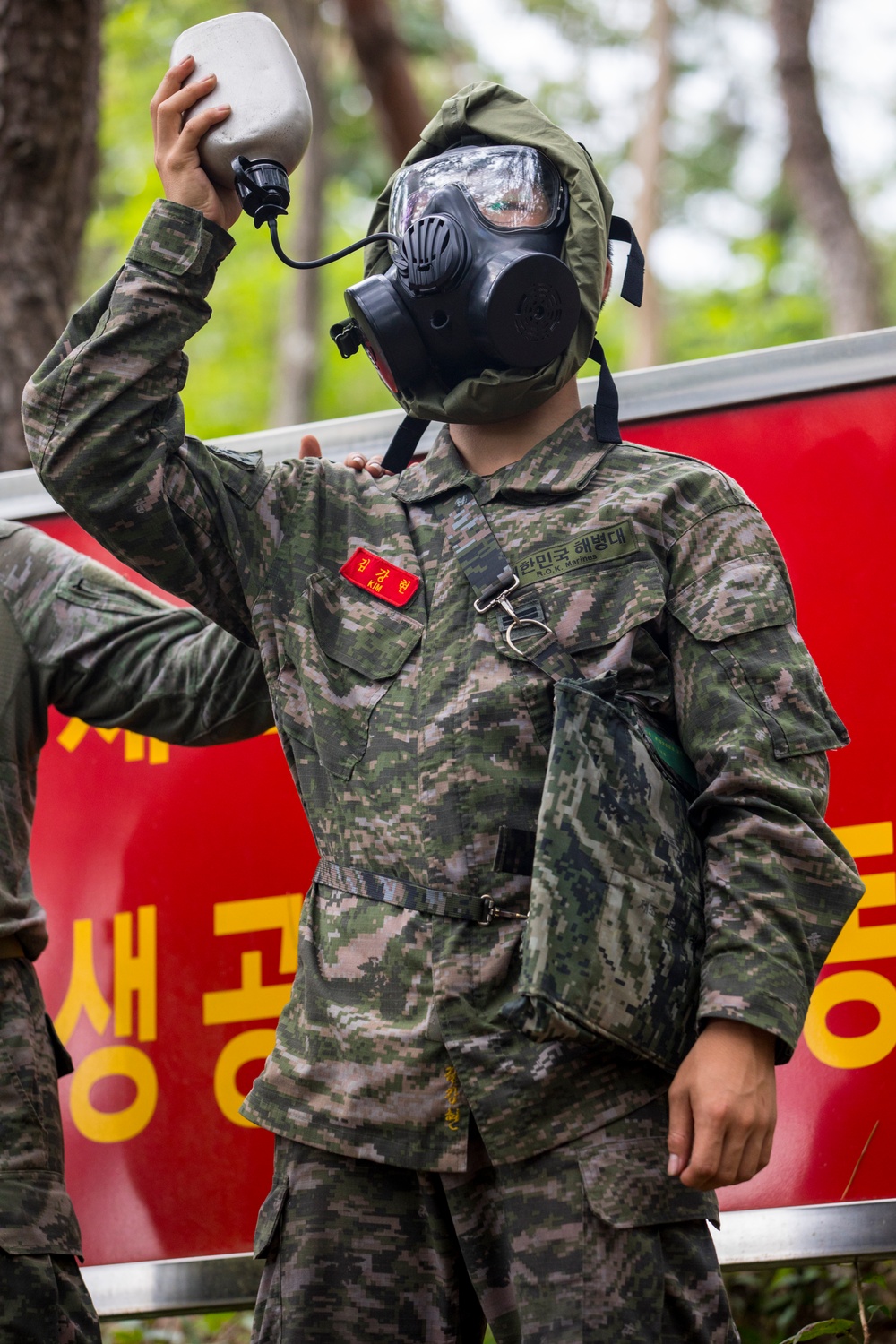 U.S. Marines and ROK Marines Participate in Gas Chamber