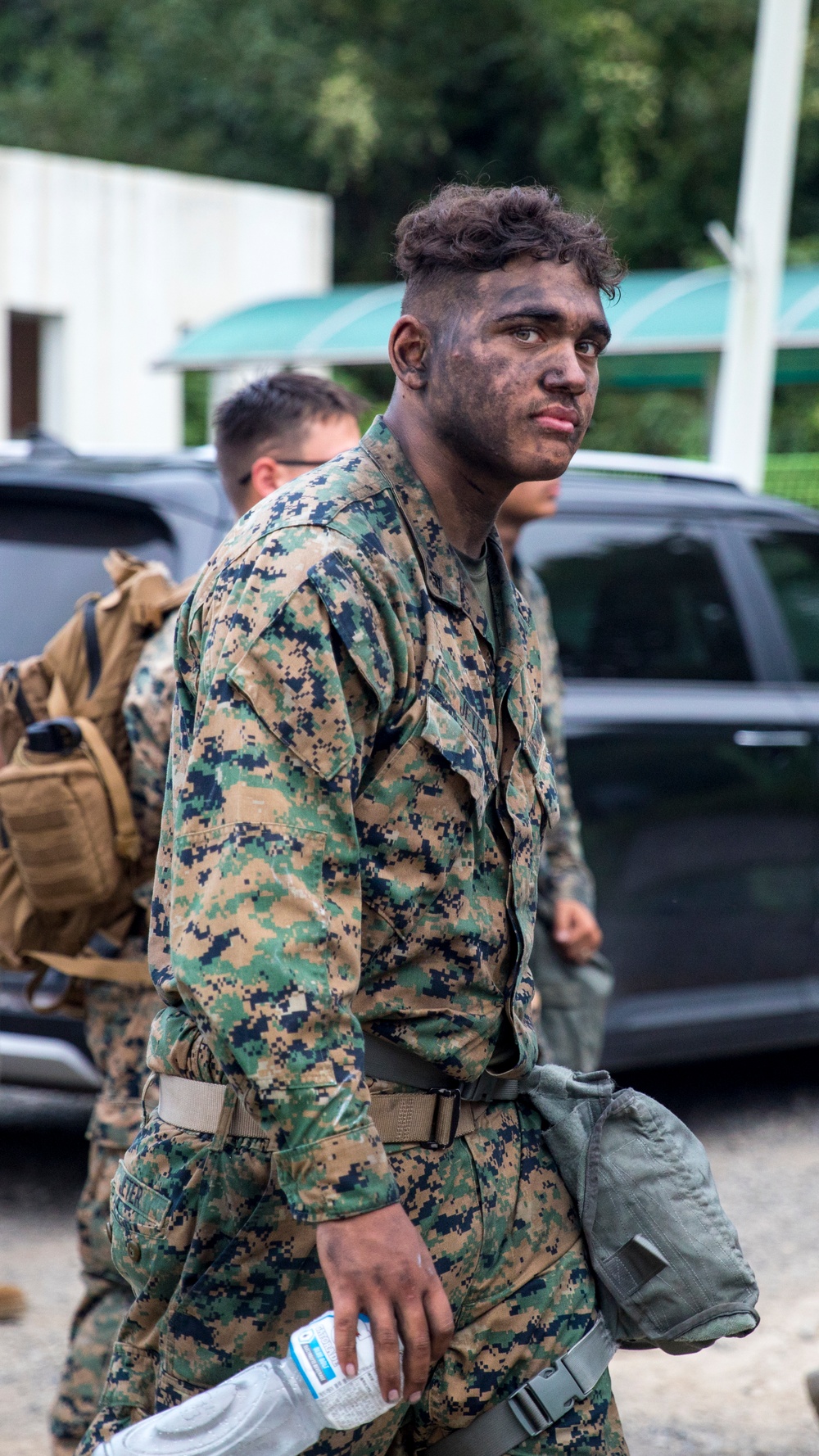 Headline: U.S. Marines and ROK Marines Participate in Gas Chamber