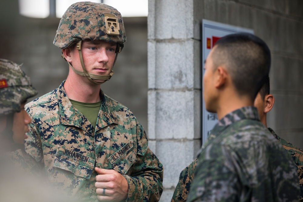 U.S. Marines Conduct Team Leadership Training with ROK Marines