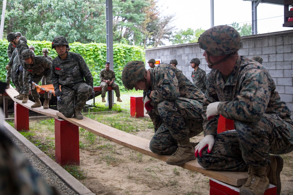 U.S. Marines Conduct Team Leadership Training with ROK Marines