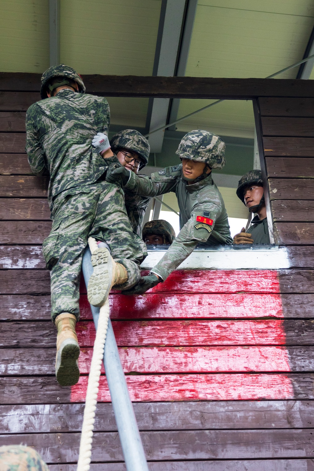 U.S. Marines Conduct Team Leadership Training with ROK Marines