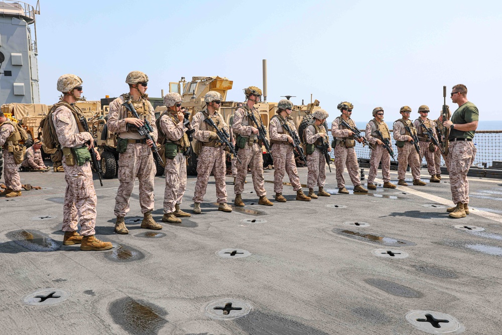 USS Carter Hall Departs Bahrain