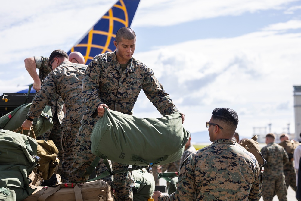 The Red Devils arrive at MCAS Iwakuni