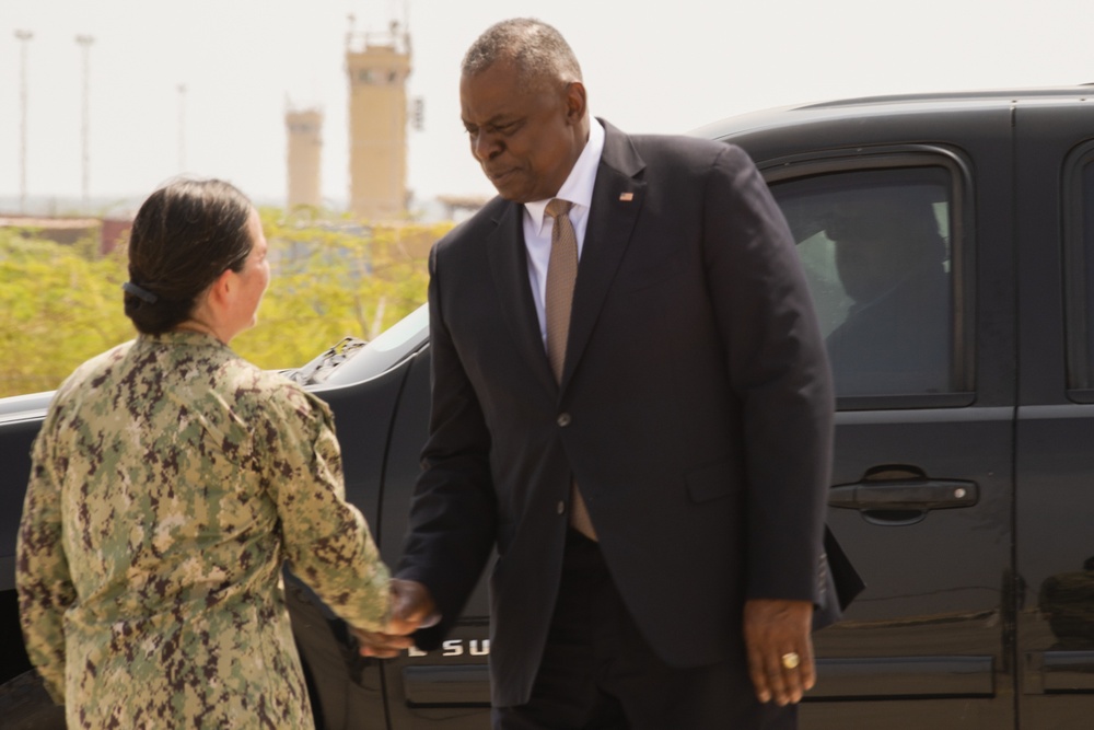 Secretary of Defense Meets Troops at Camp Lemonnier