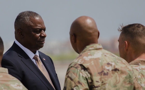Secretary of Defense Meets Troops at Camp Lemonnier