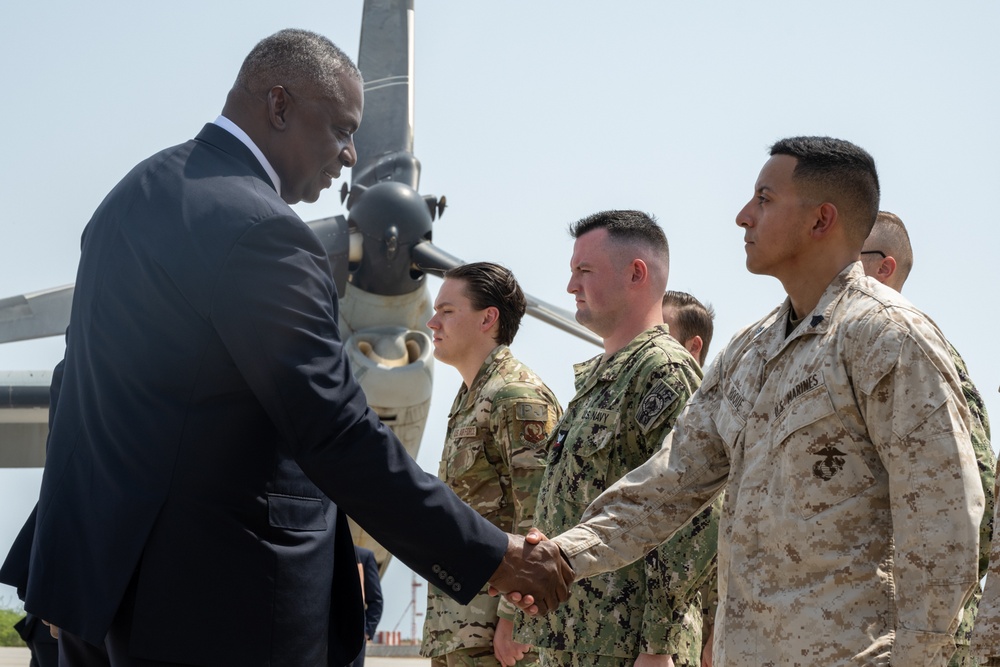 Secretary of Defense Meets Troops at Camp Lemonnier