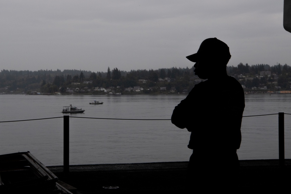 Nimitz Returns to Homeport