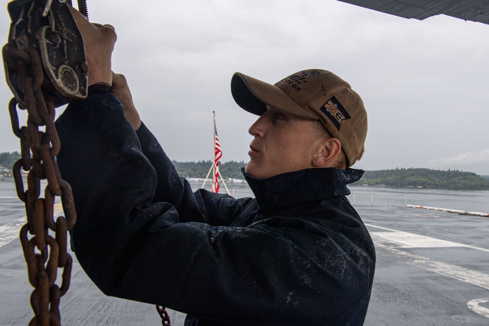 Sailor Secures Aircraft