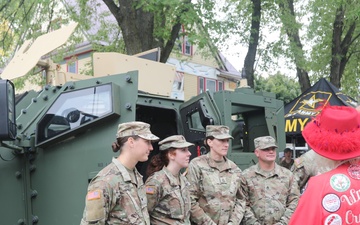 U.S. Army Reserve Soldiers represented at Warrens Cranberry Festival