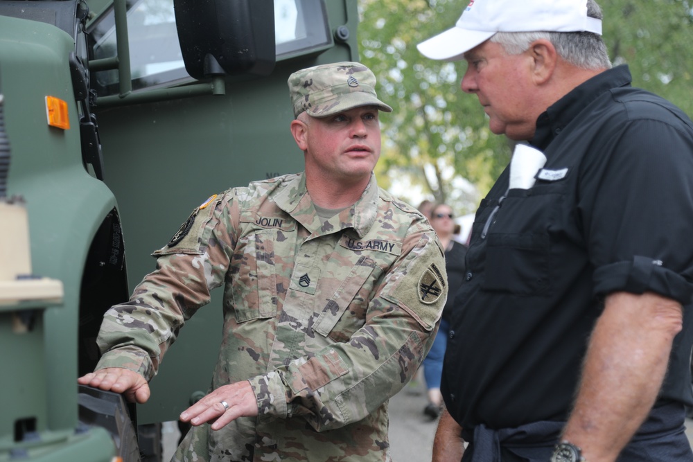 U.S. Army Reserve Soldiers represented at Warrens Cranberry Festival