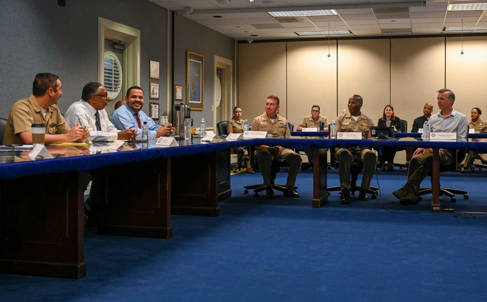 UNSECNAV Visits Navy Recruiting Command