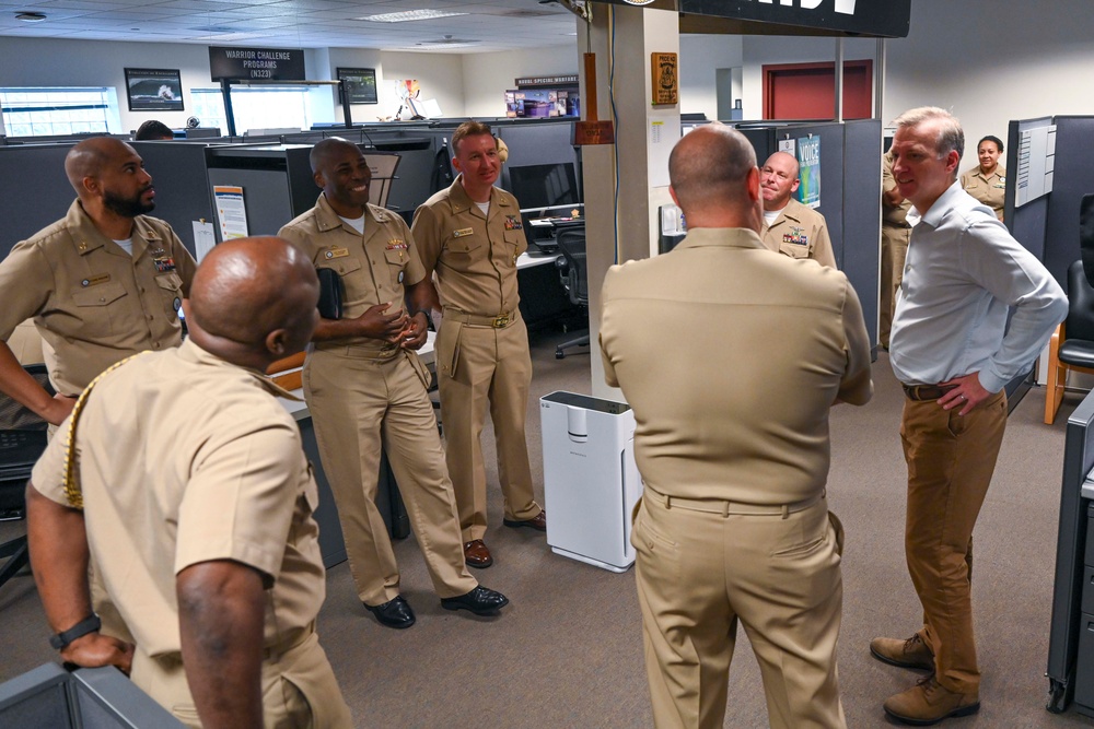 UNSECNAV Visits Navy Recruiting Command