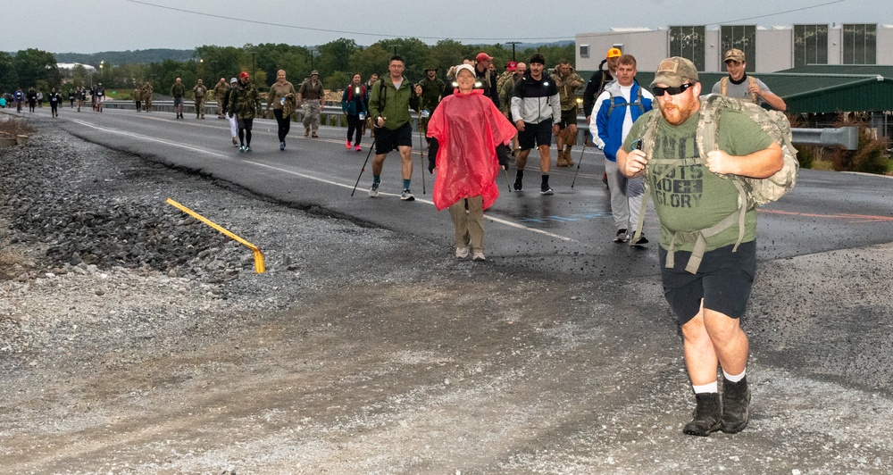 Hundreds honor the memory of fallen service members at annual March for the Fallen event