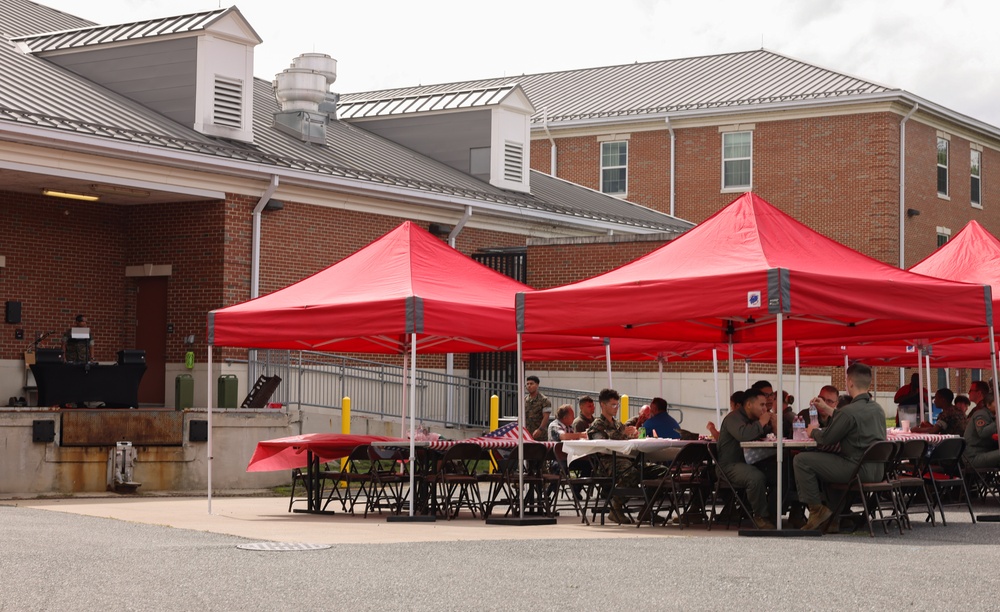 Base Food Service Branch hosts Lunch on the Lawn at MCAF
