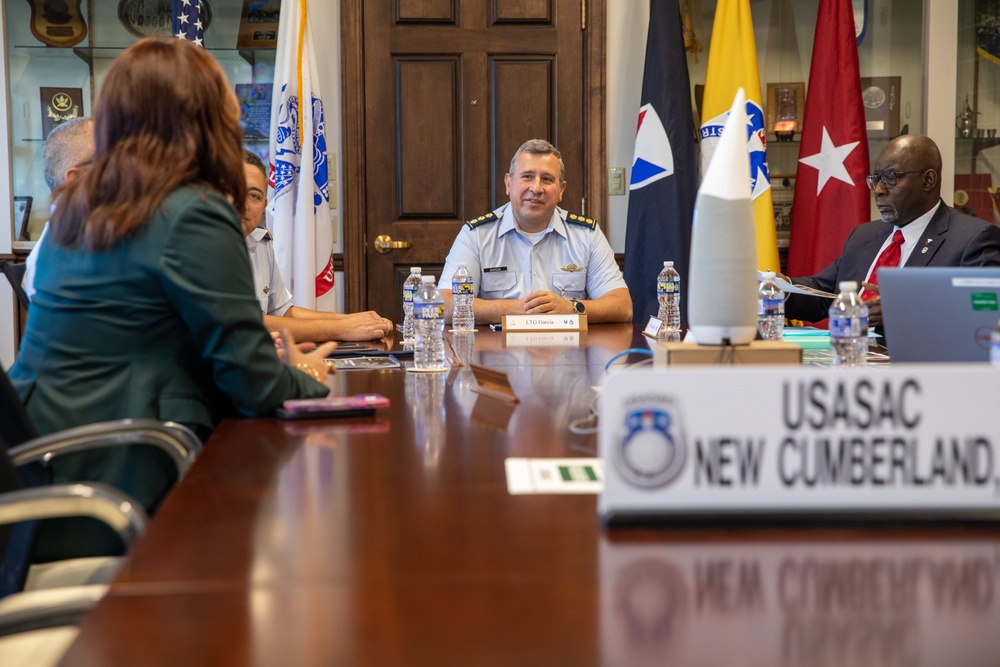 Colombian Air Force general visits USASAC, farewells SALO