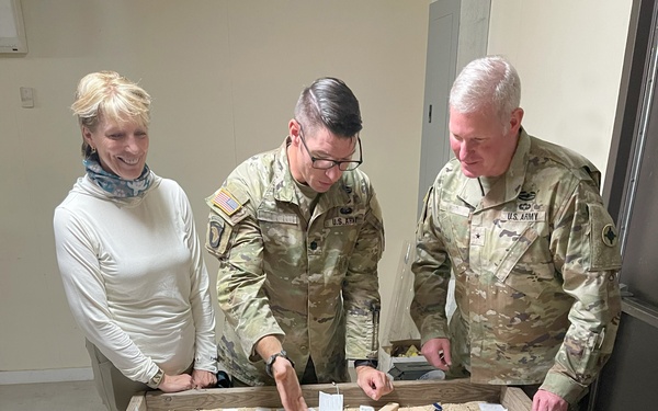 NSIN Southeast Regional Director Examines EW Scenario during Thunderstrike II