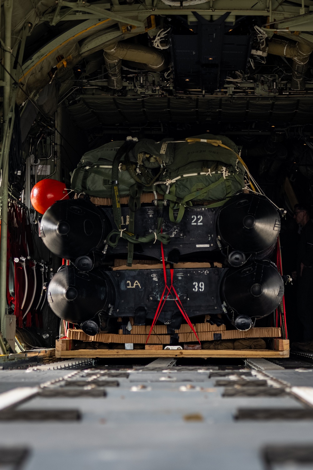 3d Reconnaissance Marines Low-Level Parachute Operations in Water