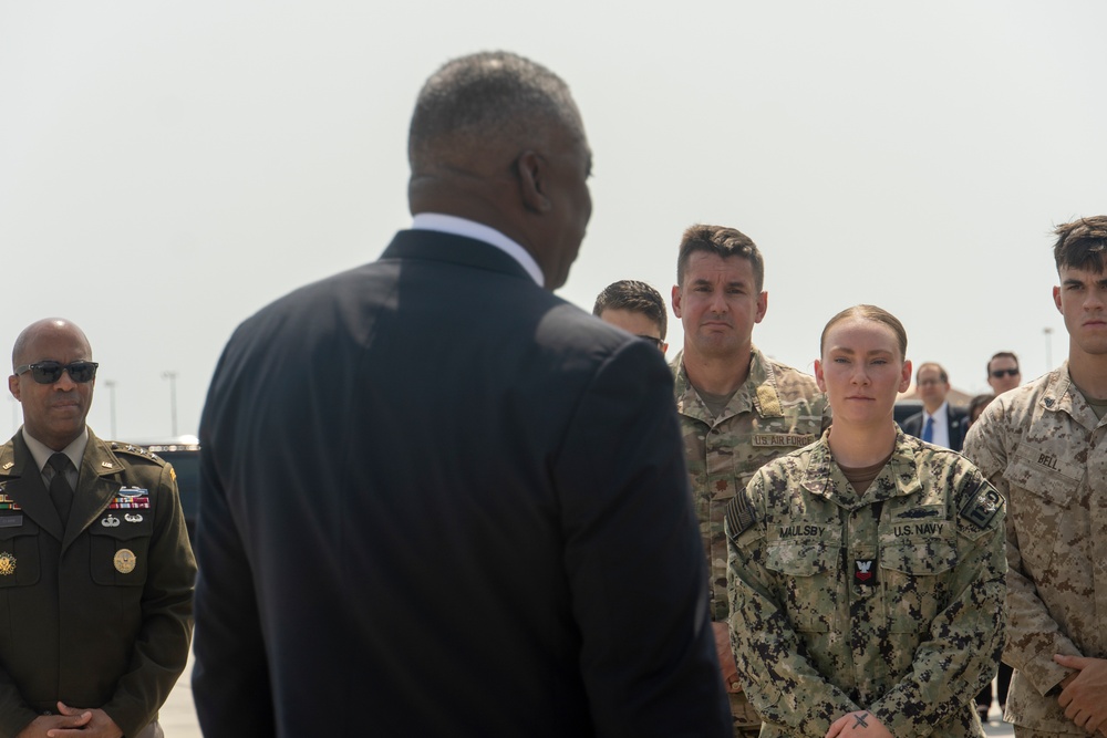 Secretary of Defense Visits Camp Lemonnier