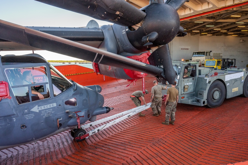 727 SOAMXS Transport CV-22 Osprey Aircraft During Intermodal