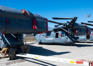 727 SOAMXS Transport CV-22 Osprey Aircraft During Intermodal