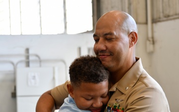 Deshotel becomes fourth African-American Air Traffic Controller LDO promoted to Naval Commander