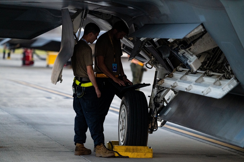JBLE F-22 Raptors kick-off WT