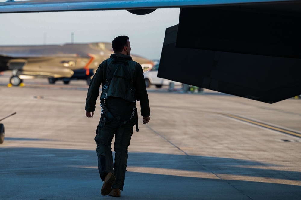 JBLE F-22 Raptors kick-off WT