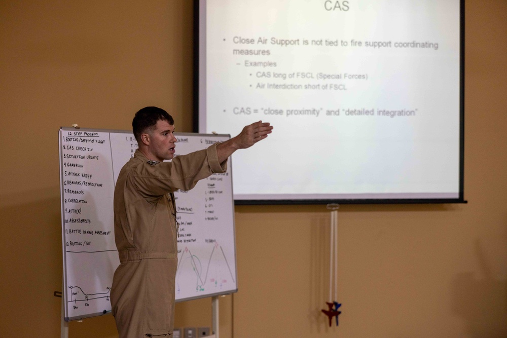 26th MEU(SOC) Pilots and Royal Bahrain Marine Force Pilots Integrate