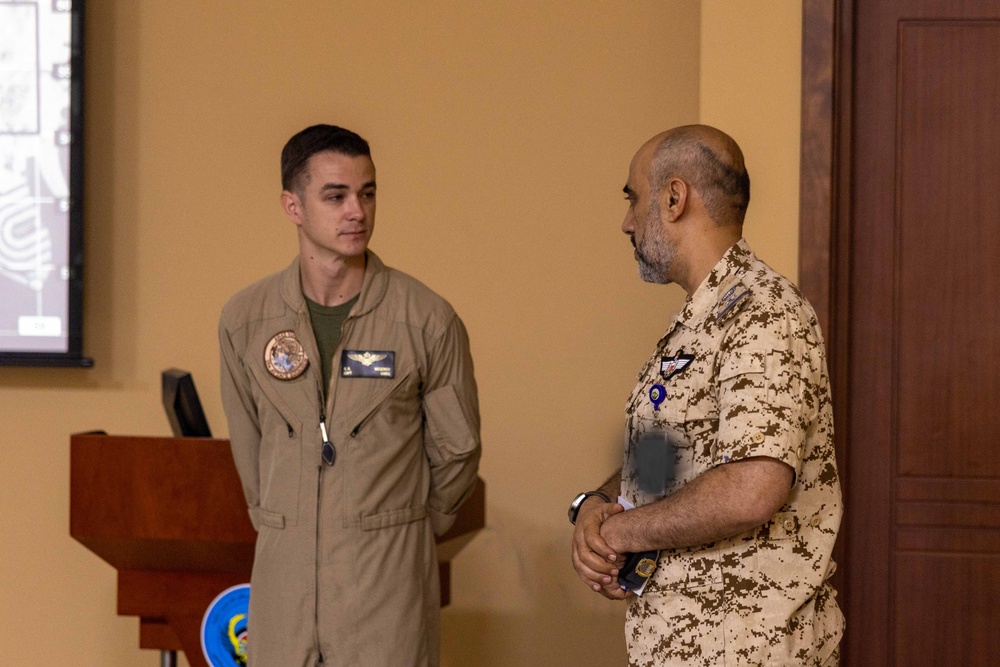 26th MEU(SOC) Pilots and Royal Bahrain Marine Force Pilots Integrate