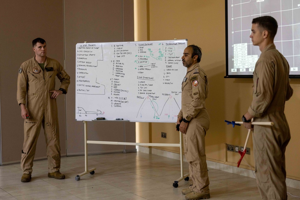 26th MEU(SOC) Pilots and Royal Bahrain Marine Force Pilots Integrate