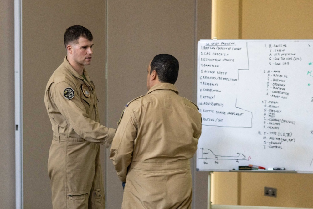26th MEU(SOC) Pilots and Royal Bahrain Marine Force Pilots Integrate