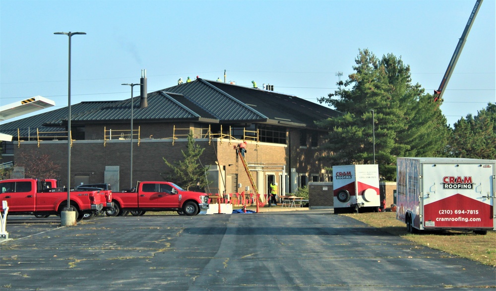 Army Corps of Engineer-led project underway for new roofing at building at Fort McCoy