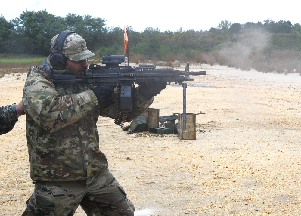 Fort Dix- 327 QM BN, M249 SAW Familiarization